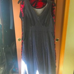 Short sleeve dress